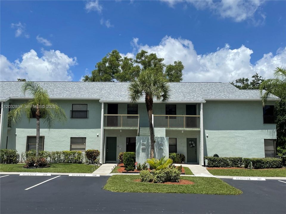 For Sale: $284,900 (2 beds, 2 baths, 1254 Square Feet)
