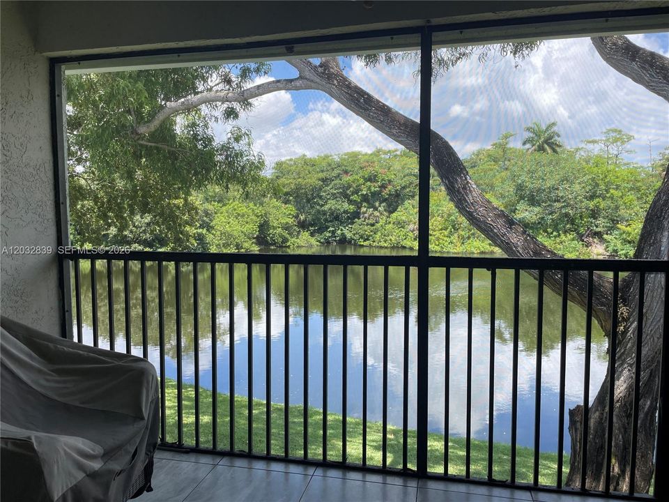 For Sale: $284,900 (2 beds, 2 baths, 1254 Square Feet)
