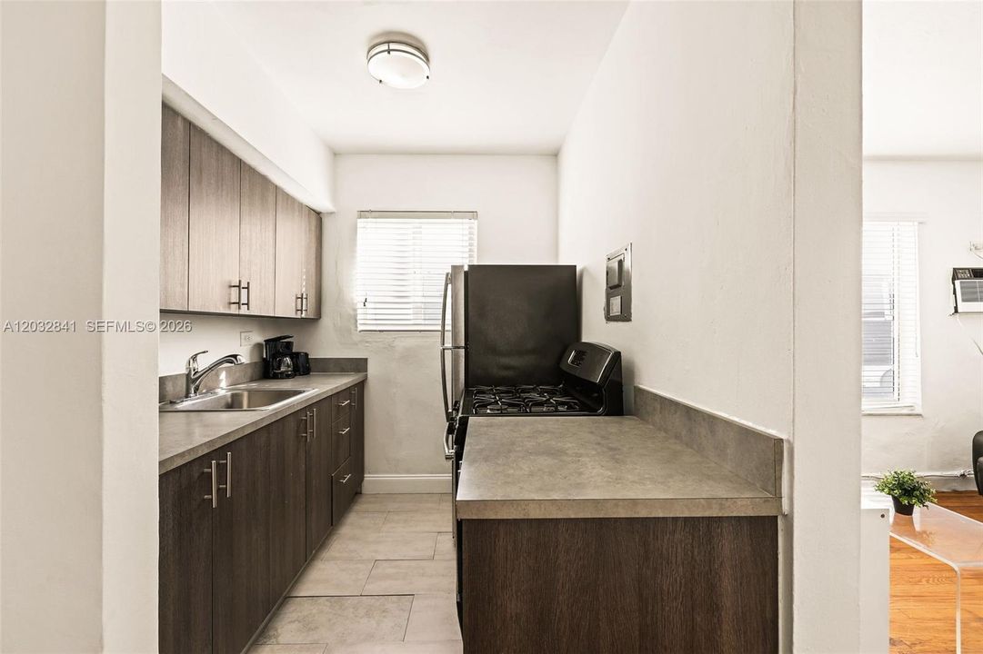 For Rent: $1,550 (0 beds, 1 baths, 10880 Square Feet)
