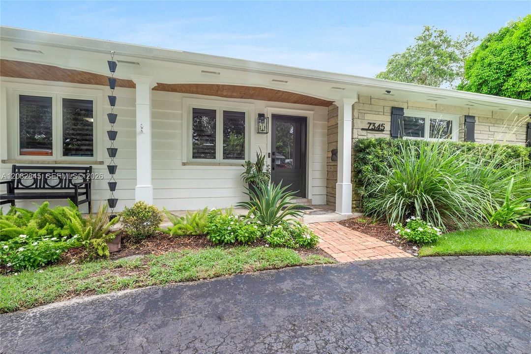 For Sale: $1,700,000 (4 beds, 3 baths, 2348 Square Feet)
