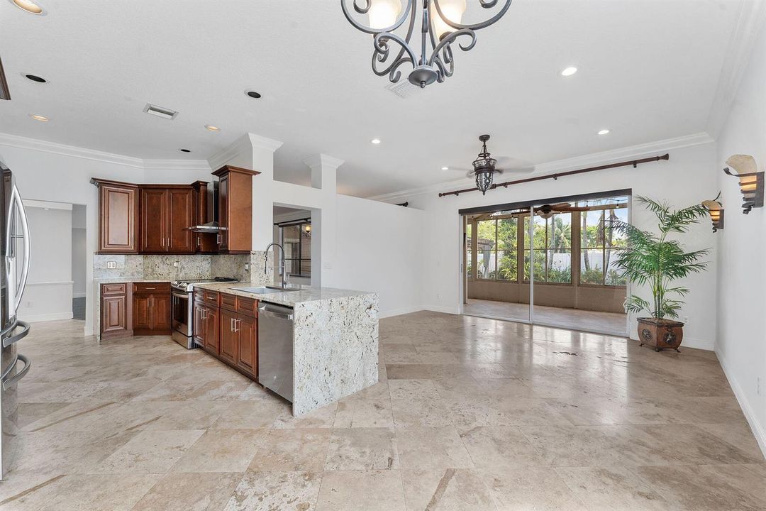 Kitchen/Dining