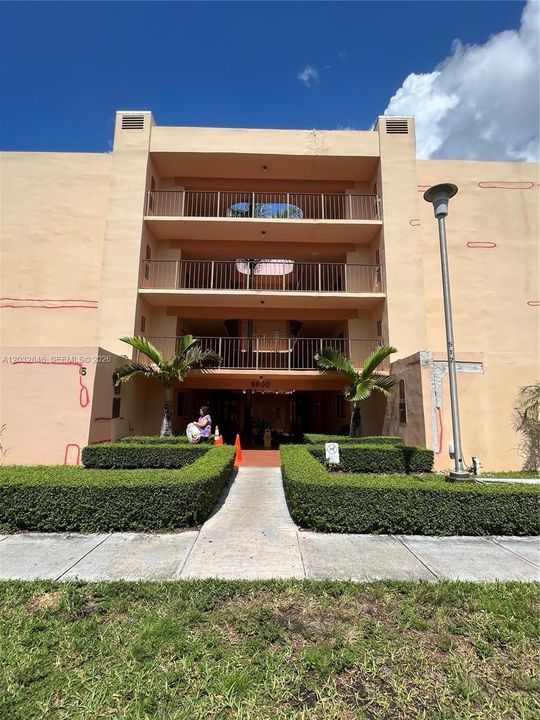 For Rent: $1,795 (1 beds, 1 baths, 705 Square Feet)