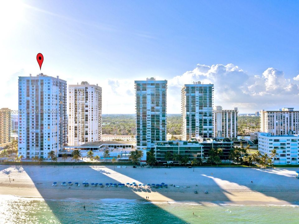 For Sale: $450,000 (1 beds, 1 baths, 1000 Square Feet)