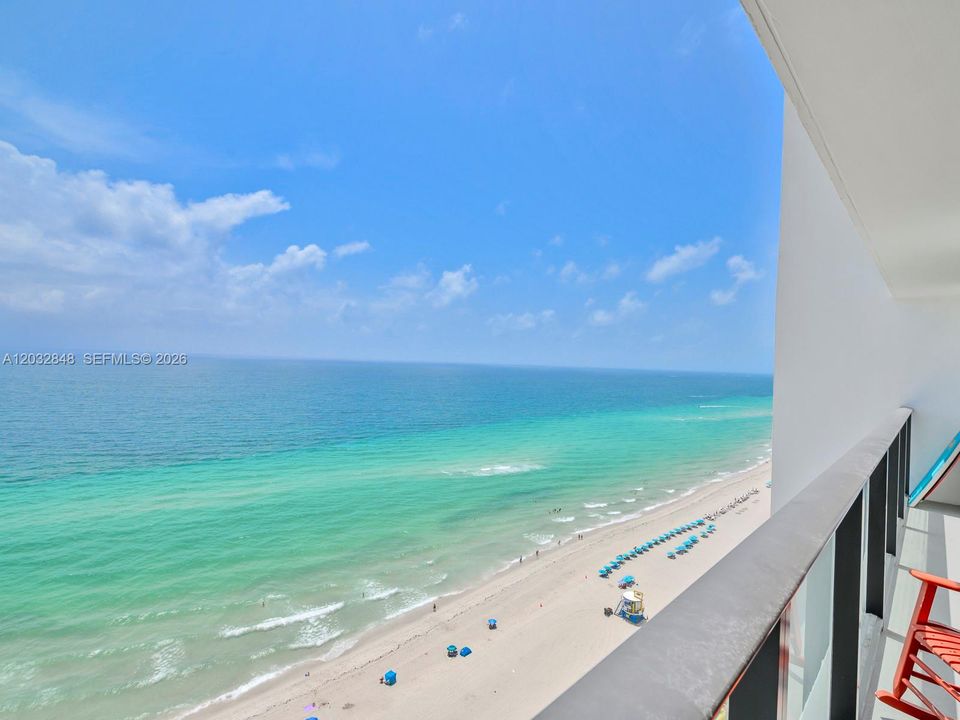 For Sale: $450,000 (1 beds, 1 baths, 1000 Square Feet)