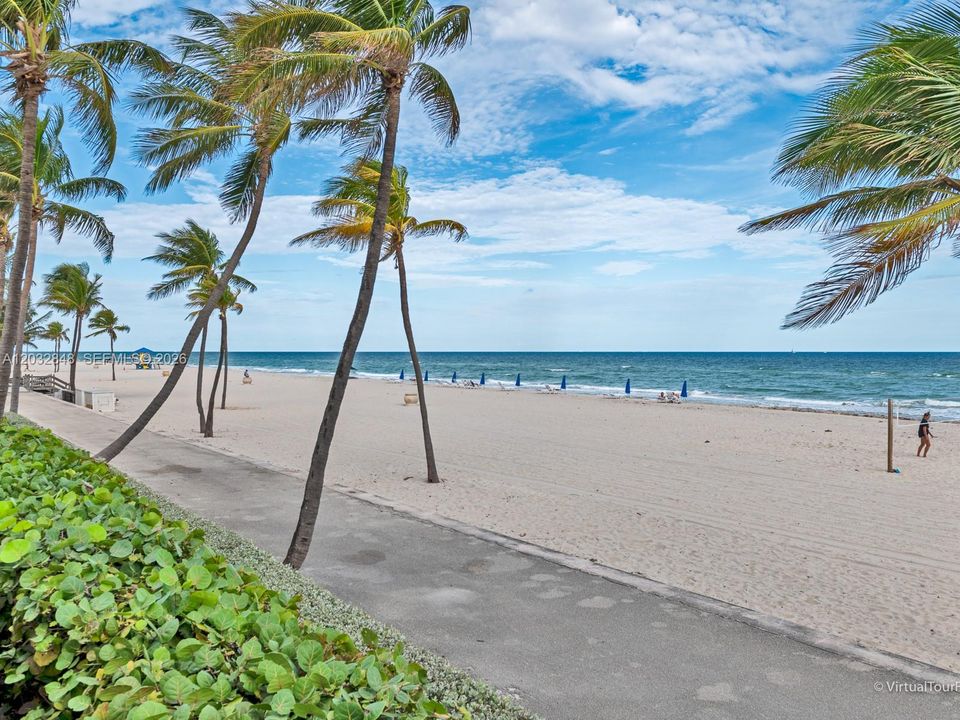 For Sale: $450,000 (1 beds, 1 baths, 1000 Square Feet)