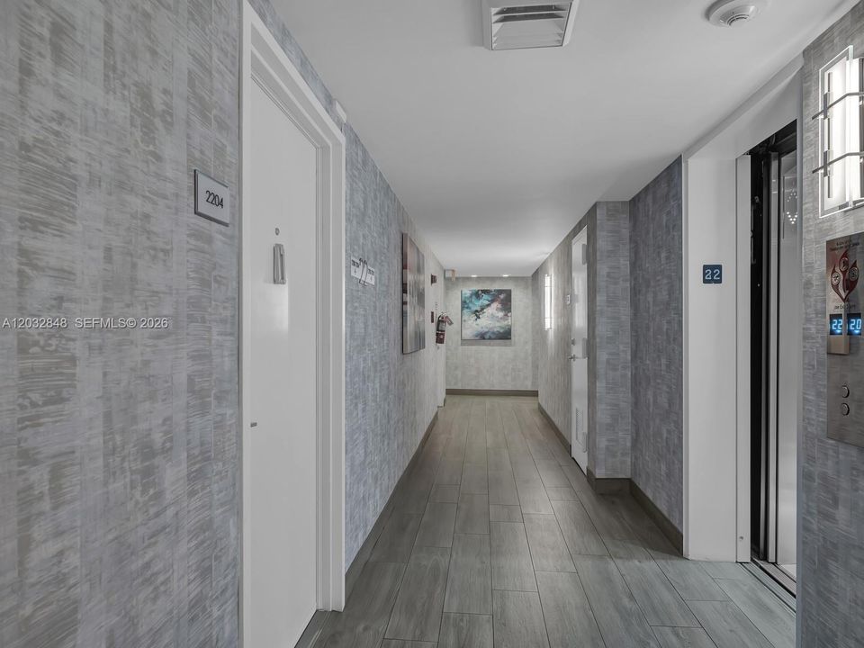 For Sale: $450,000 (1 beds, 1 baths, 1000 Square Feet)