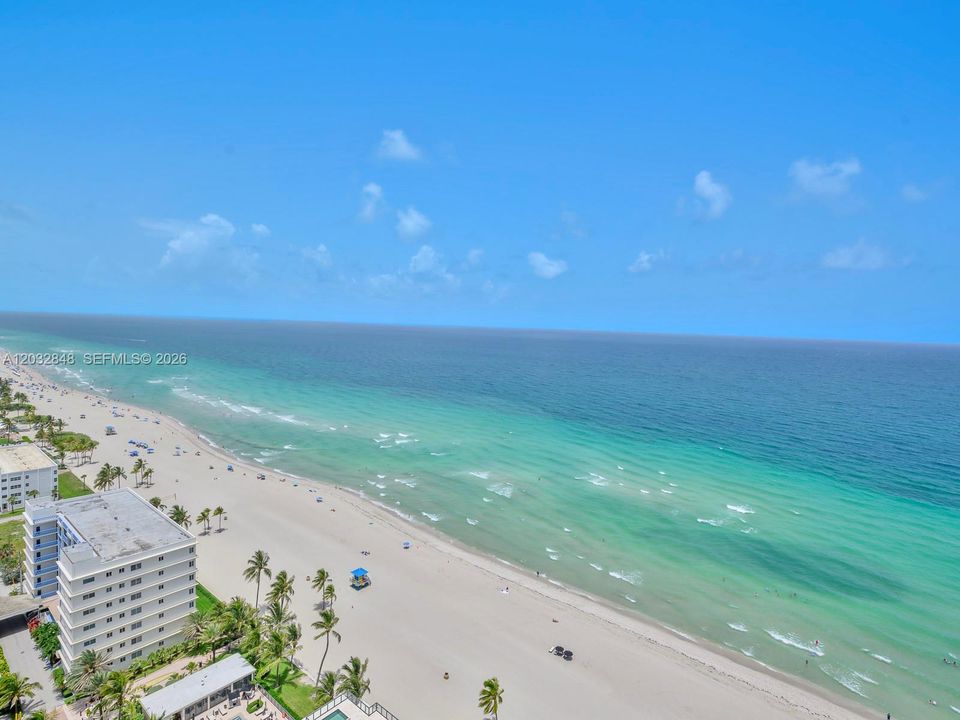 For Sale: $450,000 (1 beds, 1 baths, 1000 Square Feet)