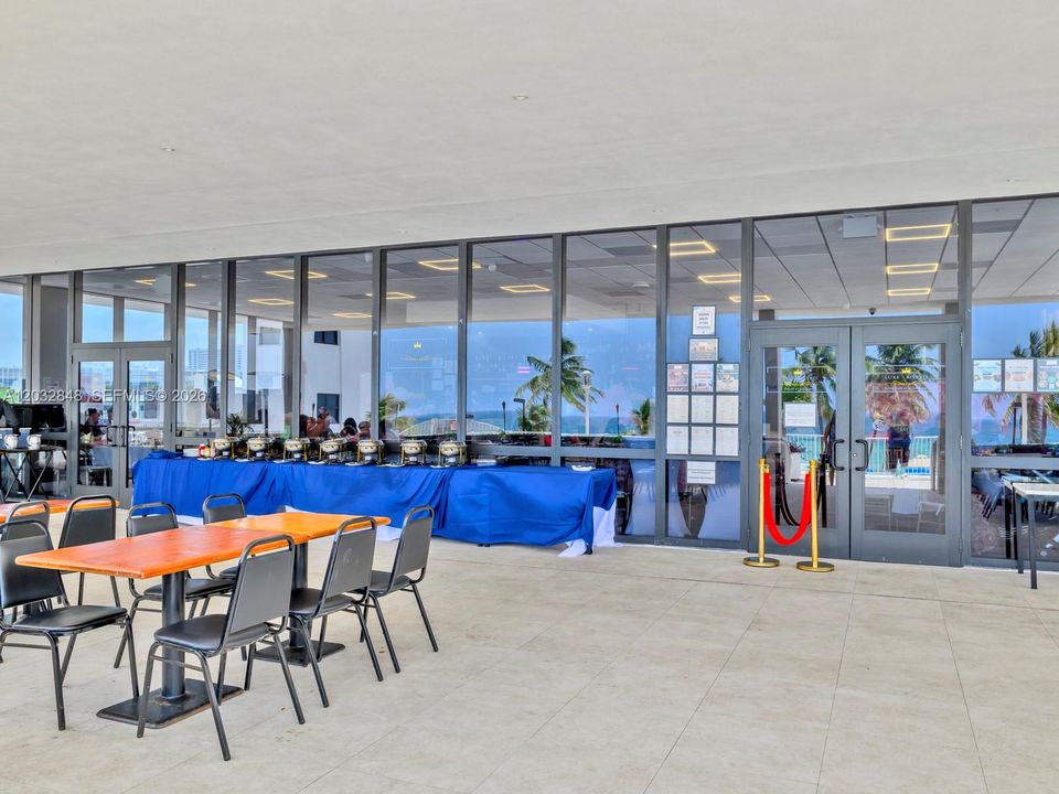For Sale: $450,000 (1 beds, 1 baths, 1000 Square Feet)