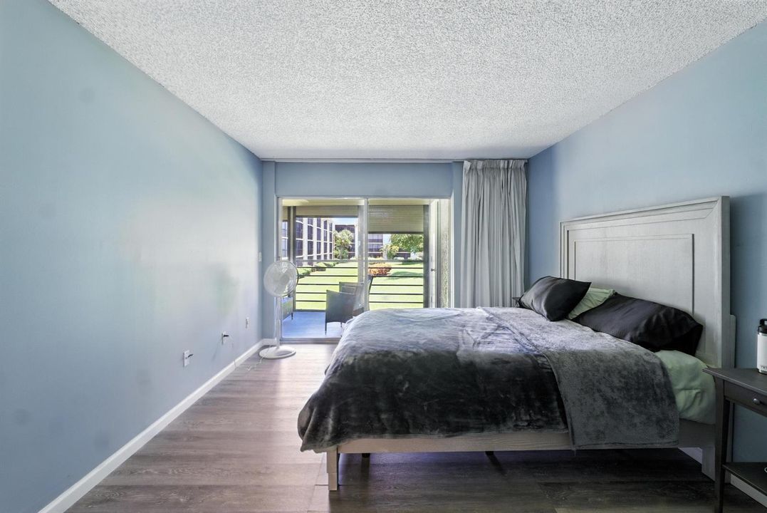 Bedroom #1 pic 2