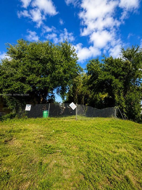 For Sale: $525,000 (0.13 acres)