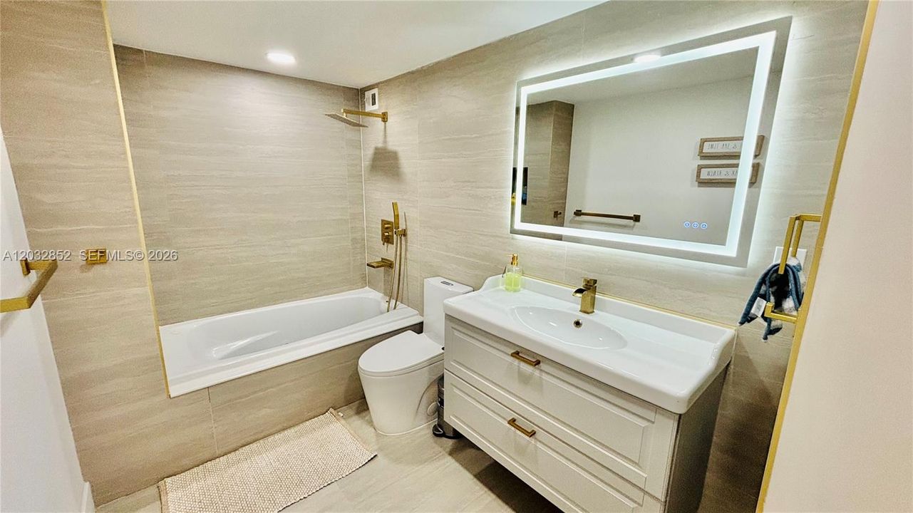 For Sale: $419,000 (2 beds, 2 baths, 1408 Square Feet)