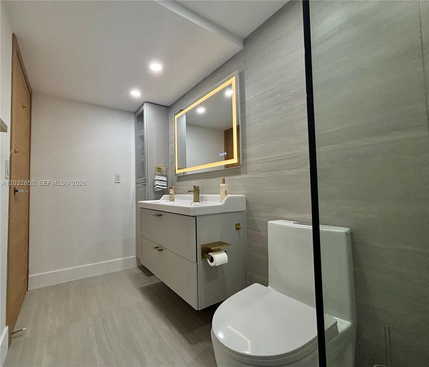 For Sale: $419,000 (2 beds, 2 baths, 1408 Square Feet)