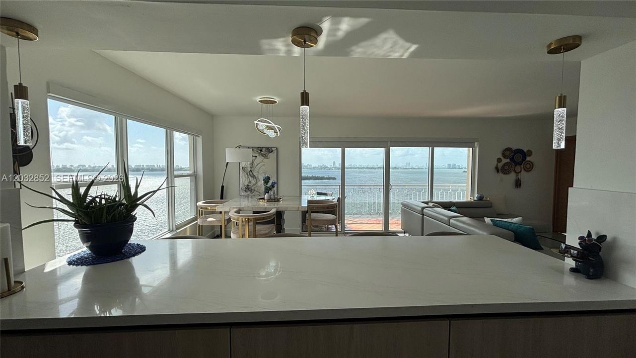 For Sale: $419,000 (2 beds, 2 baths, 1408 Square Feet)