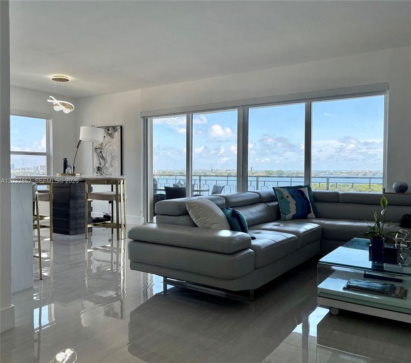For Sale: $419,000 (2 beds, 2 baths, 1408 Square Feet)