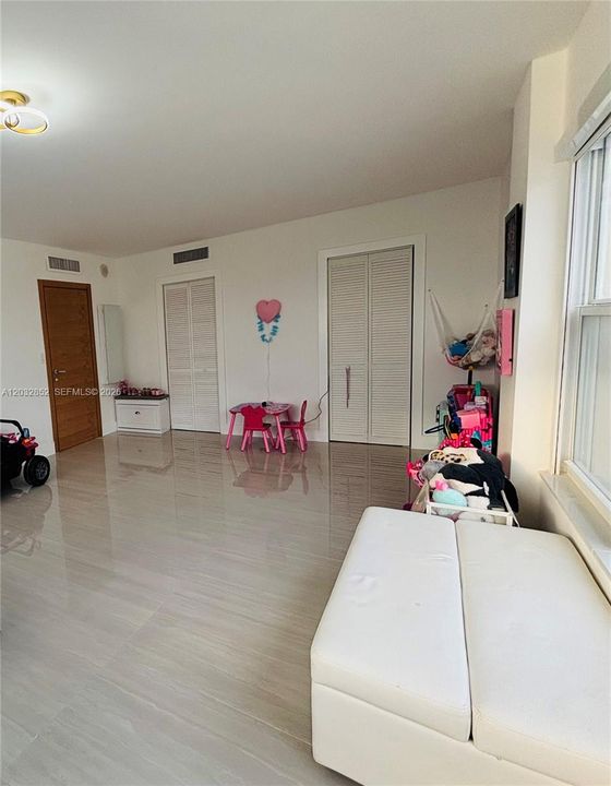 For Sale: $419,000 (2 beds, 2 baths, 1408 Square Feet)