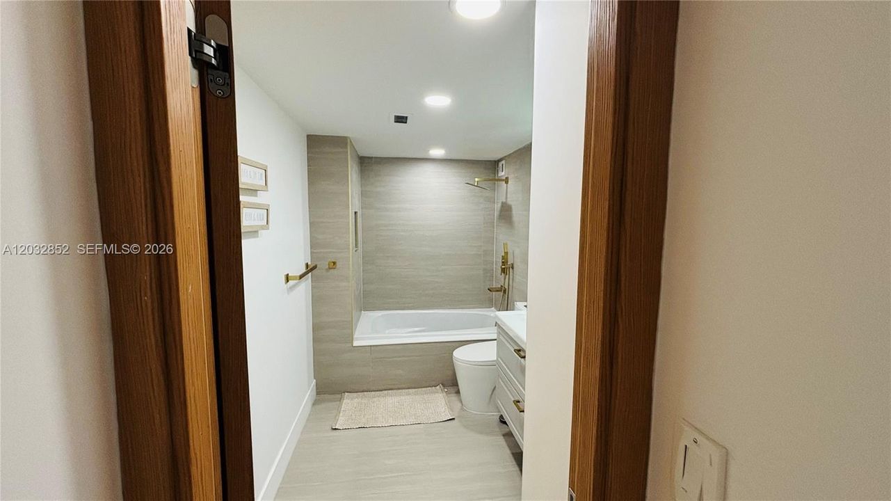 For Sale: $419,000 (2 beds, 2 baths, 1408 Square Feet)