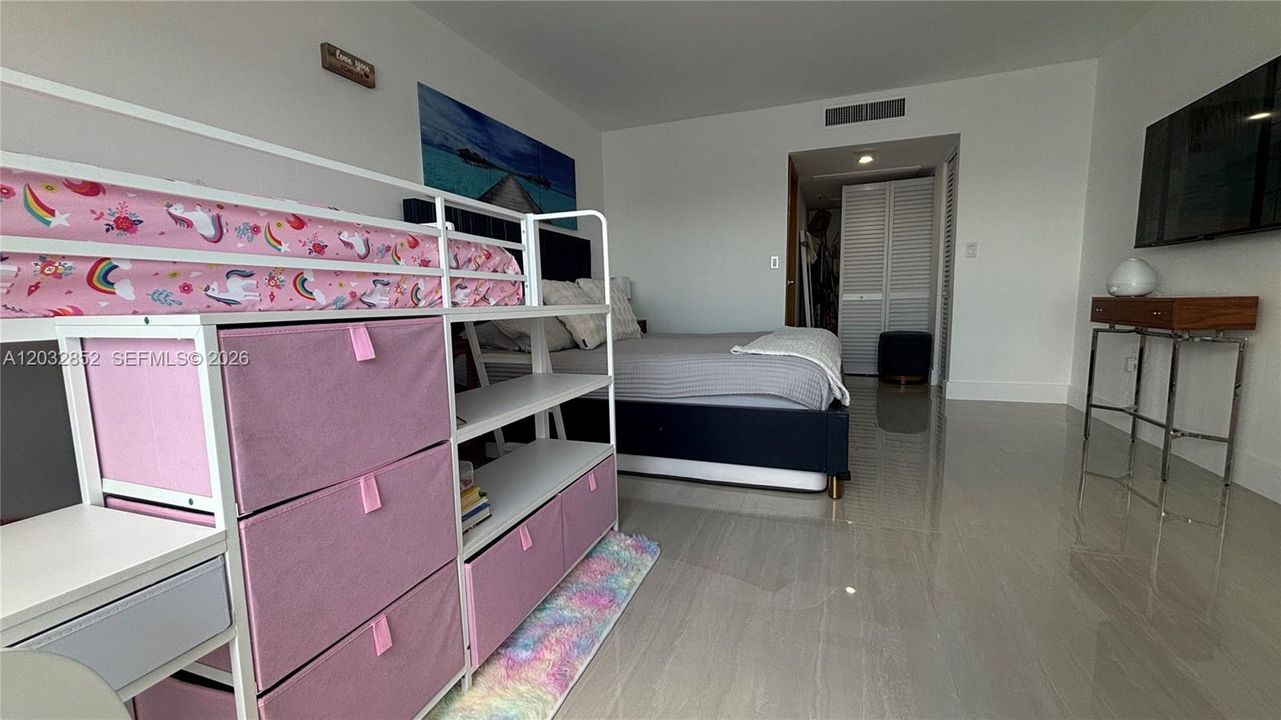 For Sale: $419,000 (2 beds, 2 baths, 1408 Square Feet)
