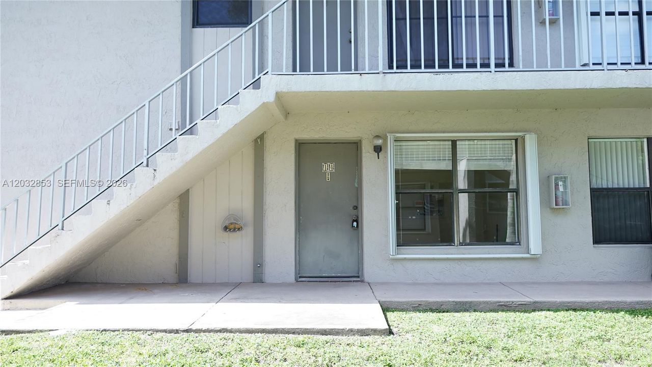 For Rent: $2,100 (2 beds, 2 baths, 750 Square Feet)