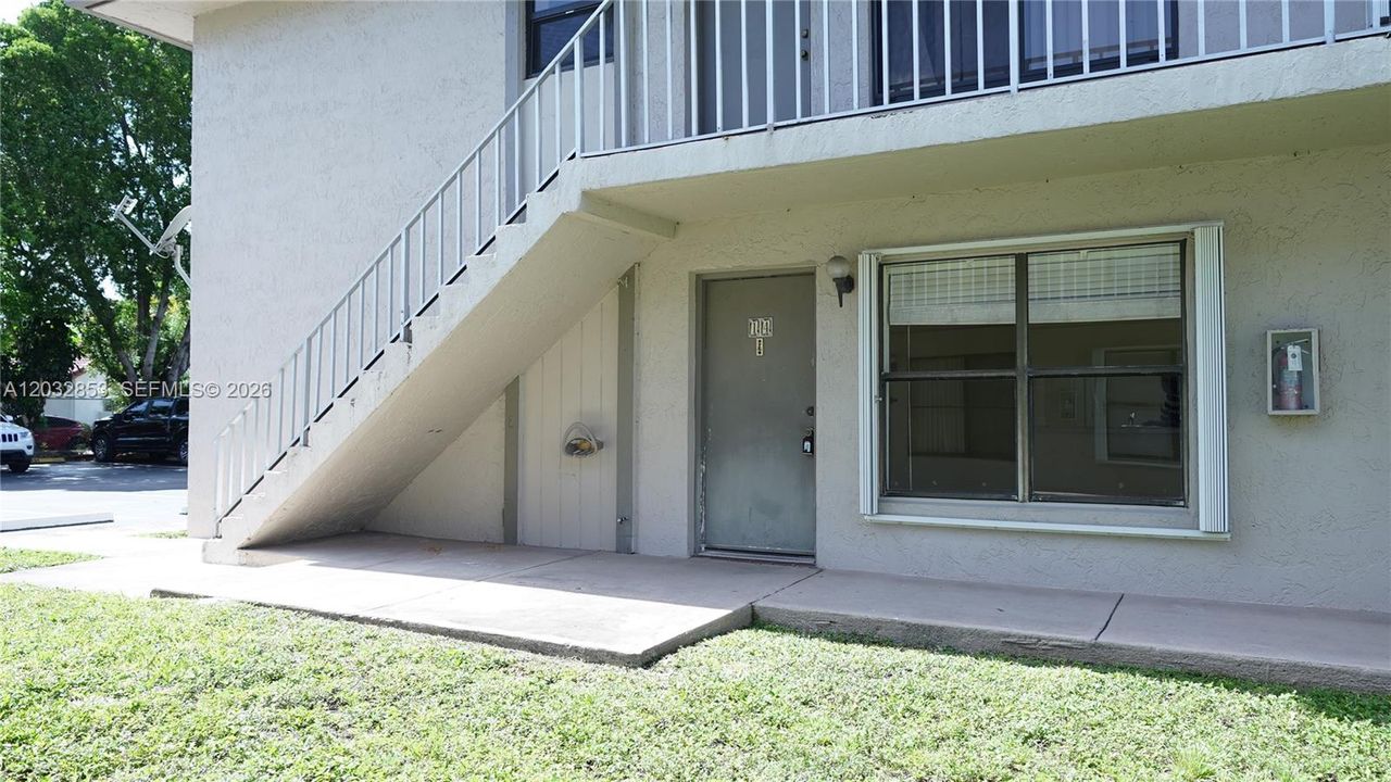 For Rent: $2,100 (2 beds, 2 baths, 750 Square Feet)