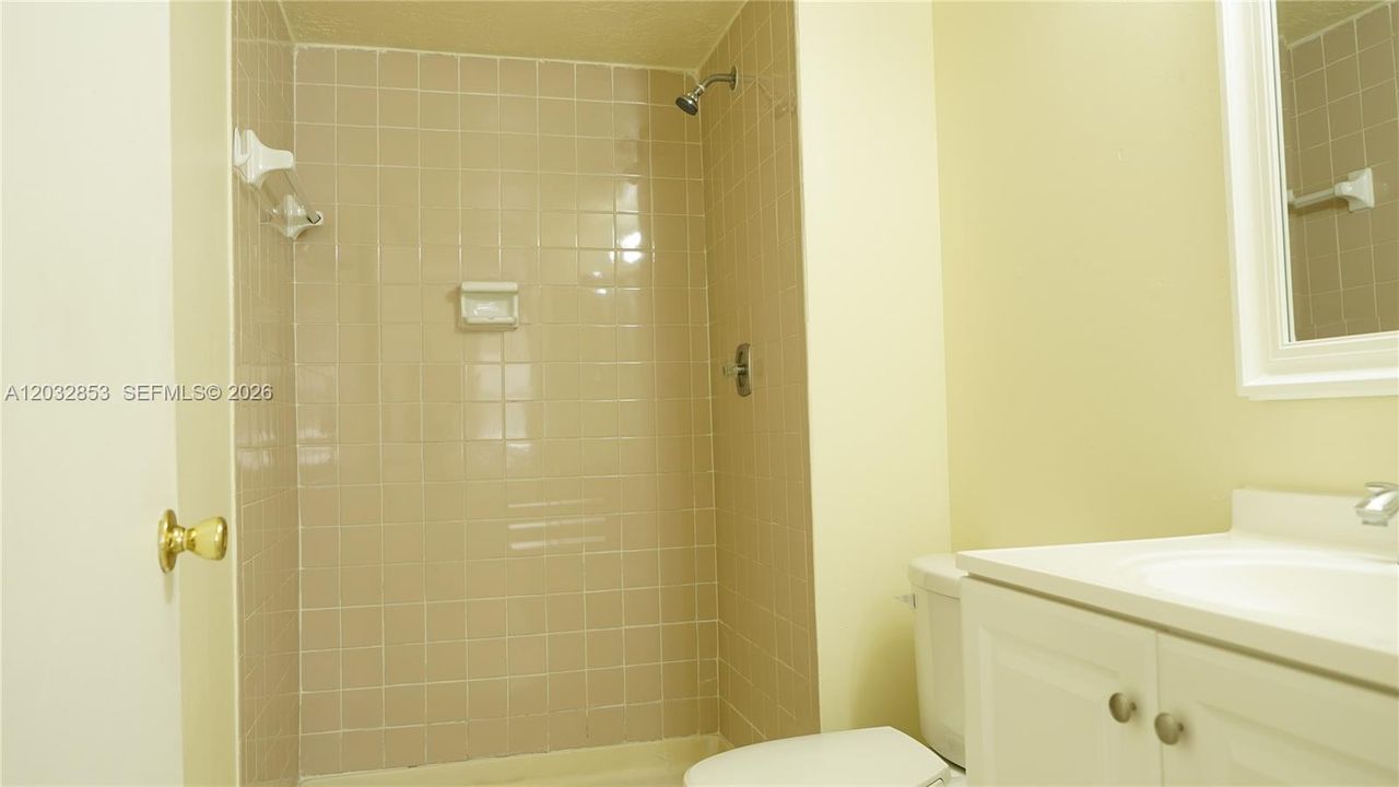 For Rent: $2,100 (2 beds, 2 baths, 750 Square Feet)