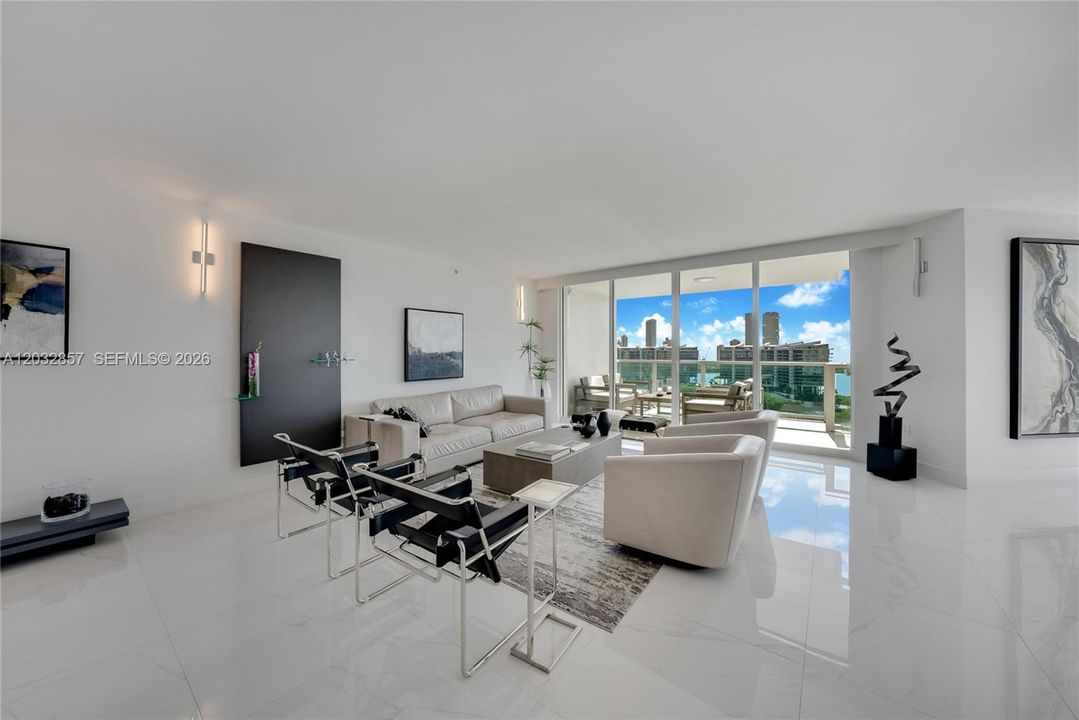 For Sale: $2,400,000 (3 beds, 3 baths, 3264 Square Feet)