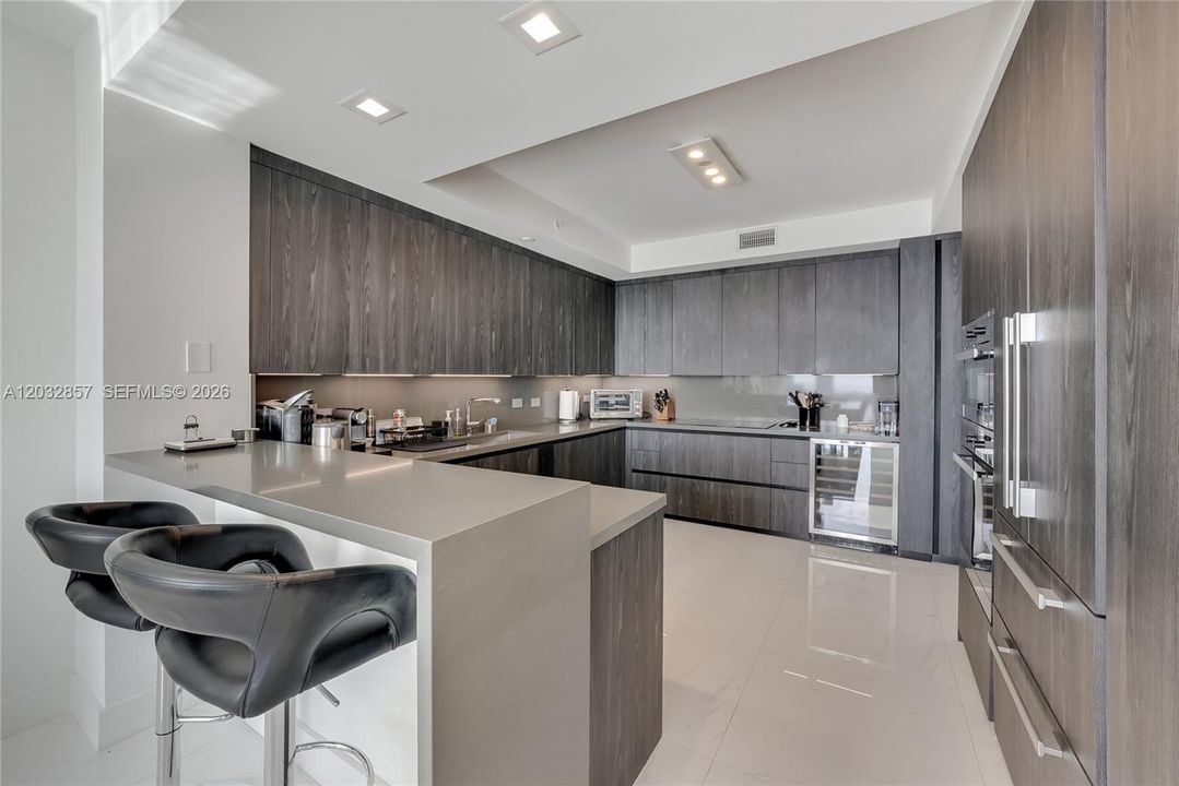 For Sale: $2,400,000 (3 beds, 3 baths, 3264 Square Feet)