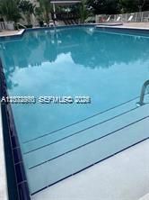 For Rent: $2,200 (2 beds, 1 baths, 933 Square Feet)