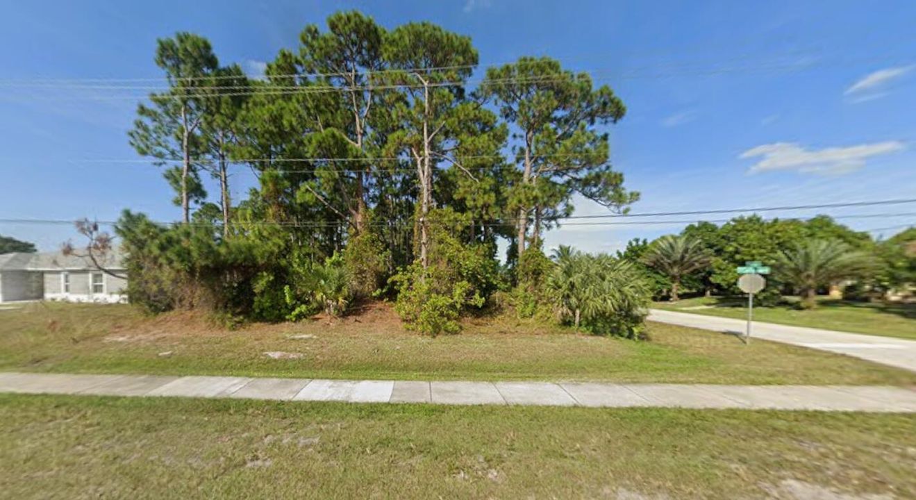 801 SW California Blvd, PSL -Front View