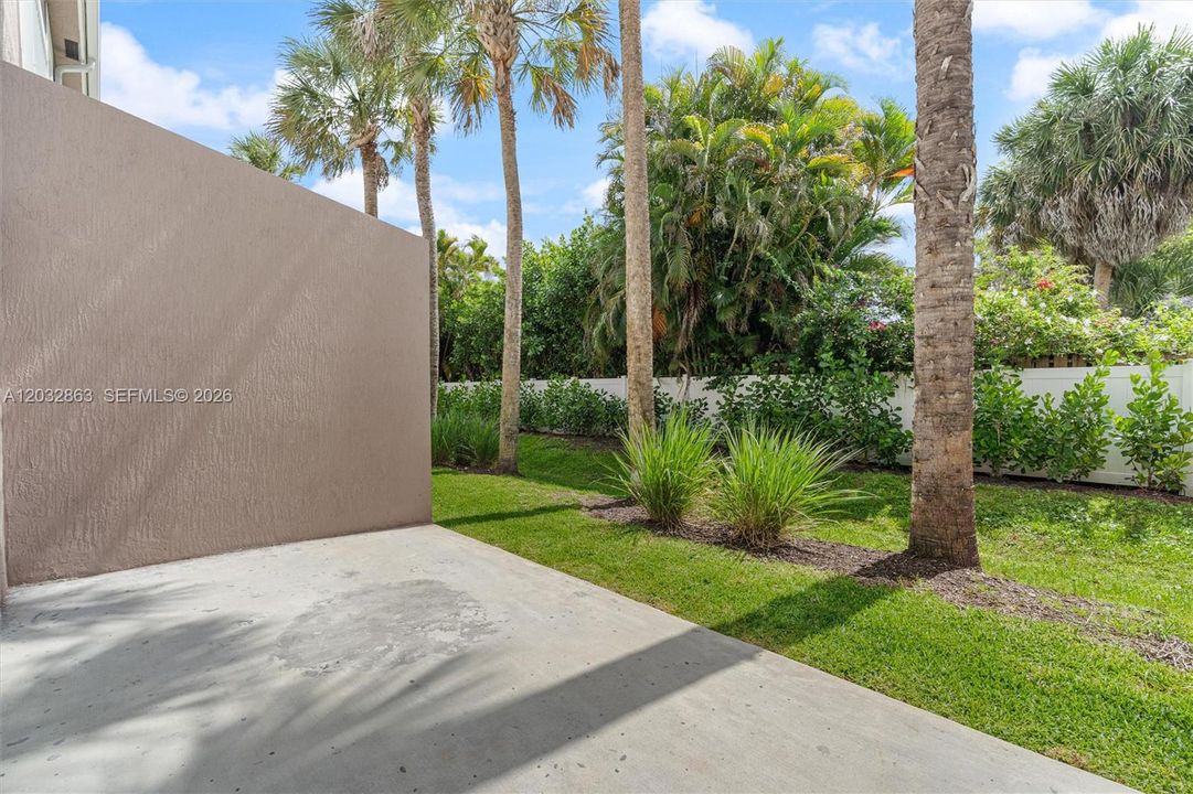 For Sale: $670,000 (3 beds, 2 baths, 1633 Square Feet)