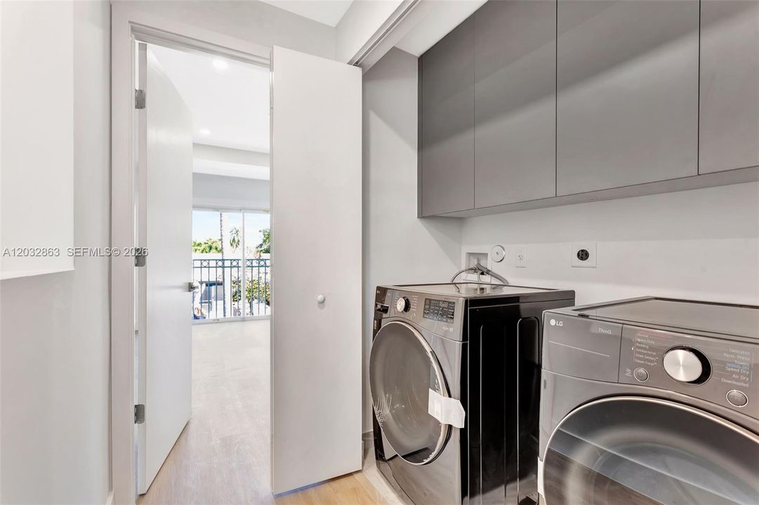 For Sale: $670,000 (3 beds, 2 baths, 1633 Square Feet)