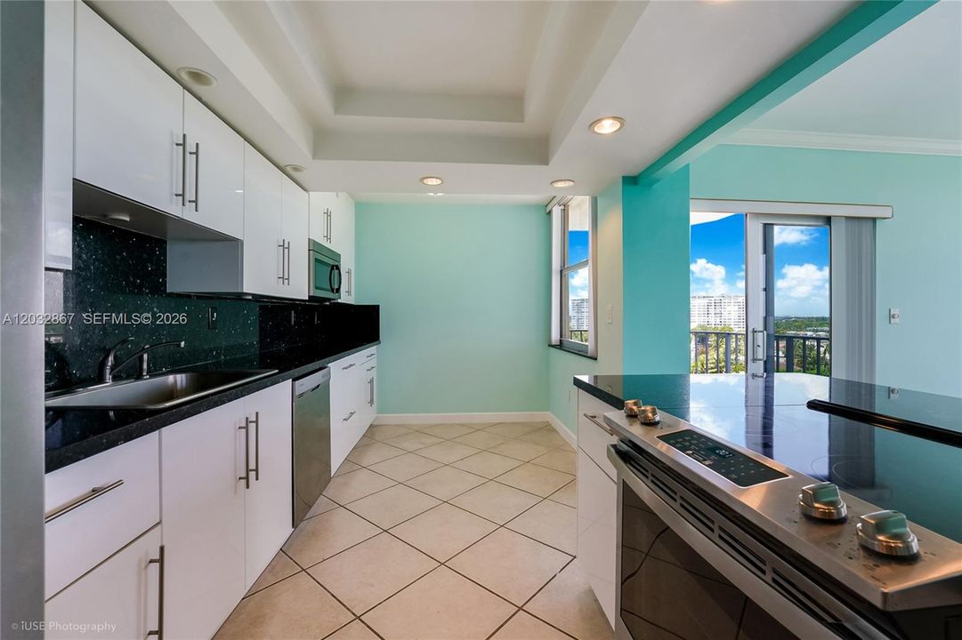 For Sale: $414,500 (2 beds, 2 baths, 1181 Square Feet)