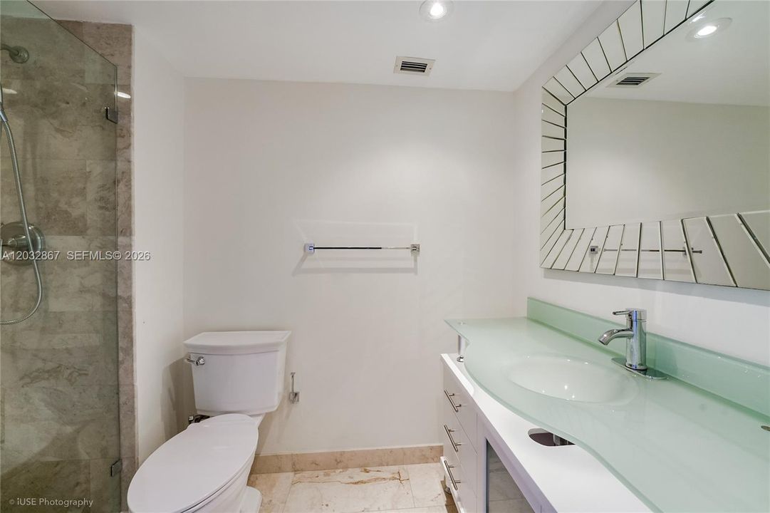 For Sale: $414,500 (2 beds, 2 baths, 1181 Square Feet)