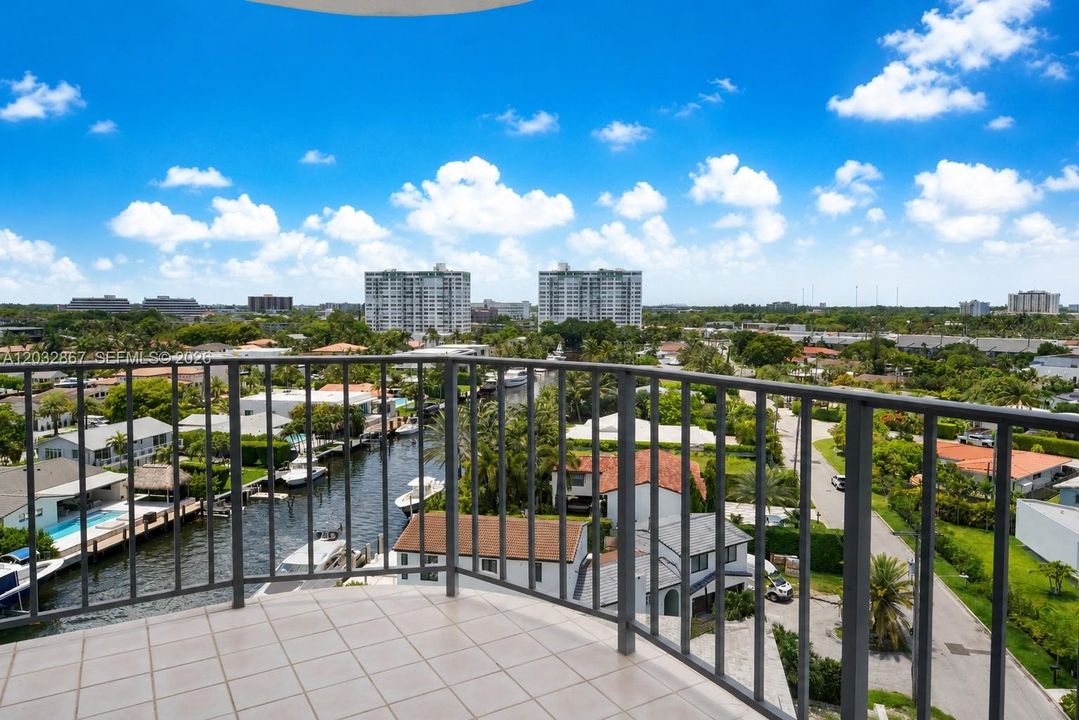 For Sale: $414,500 (2 beds, 2 baths, 1181 Square Feet)