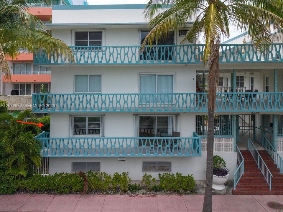 For Sale: $389,900 (1 beds, 1 baths, 650 Square Feet)