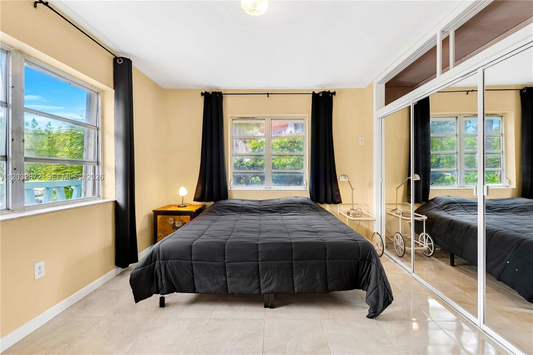 For Sale: $389,900 (1 beds, 1 baths, 650 Square Feet)