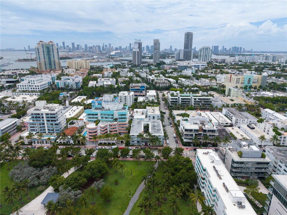 For Sale: $389,900 (1 beds, 1 baths, 650 Square Feet)