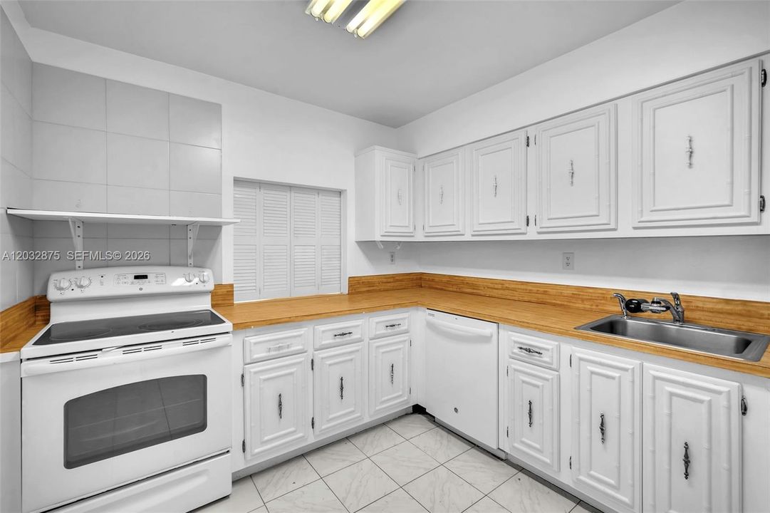 For Rent: $2,000 (2 beds, 2 baths, 1130 Square Feet)