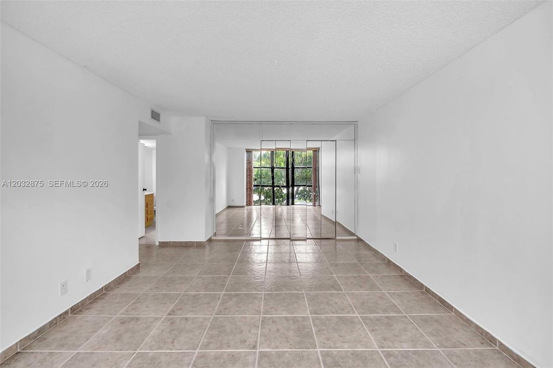 For Rent: $2,000 (2 beds, 2 baths, 1130 Square Feet)