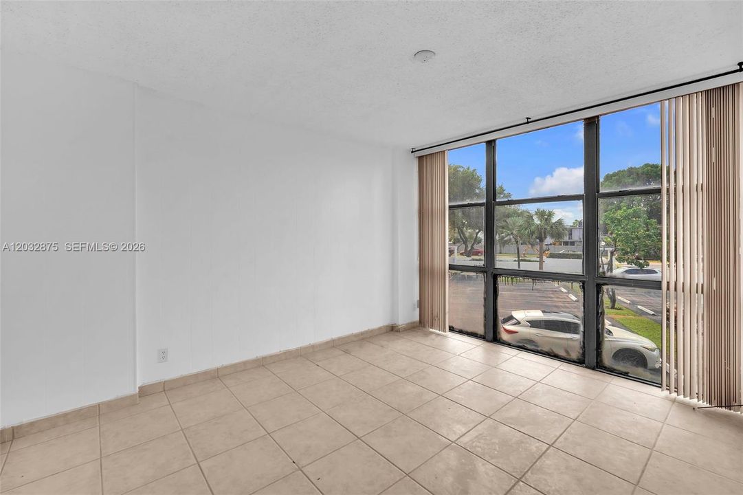 For Rent: $2,000 (2 beds, 2 baths, 1130 Square Feet)
