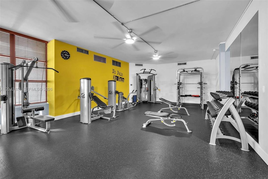 For Rent: $2,000 (2 beds, 2 baths, 1130 Square Feet)