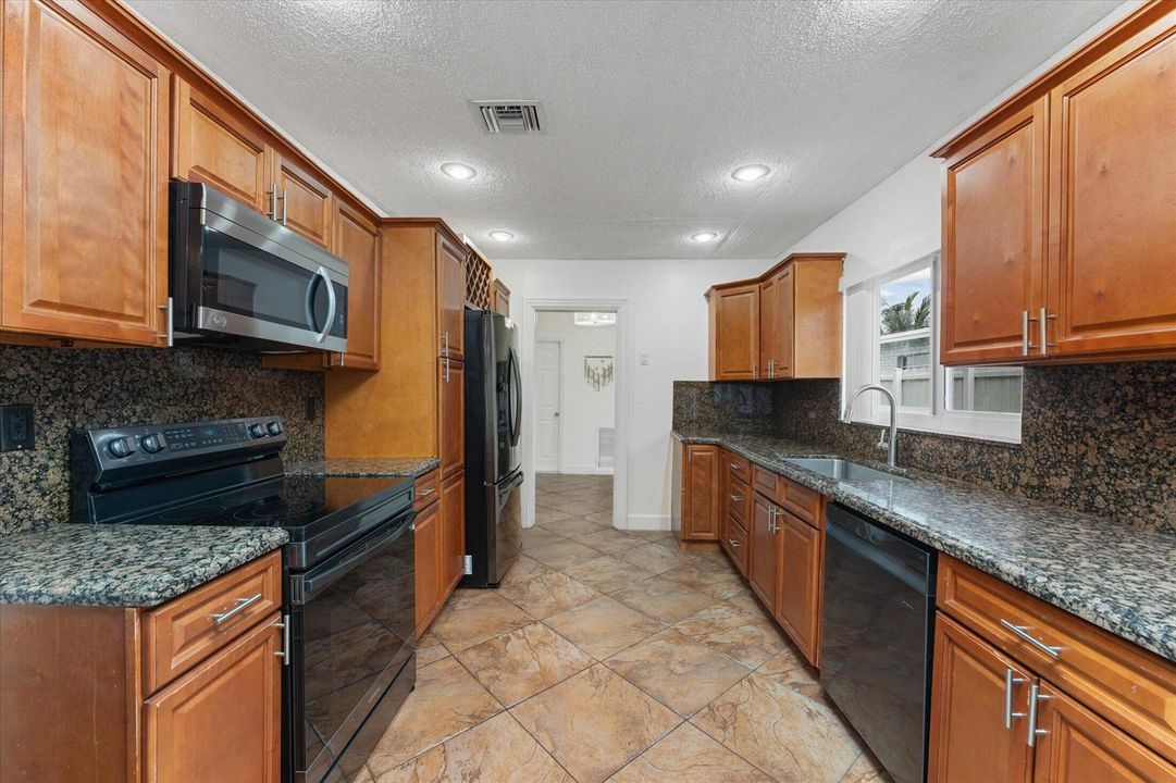 15-6515 SW 8th Pl, North Lauderdale-31