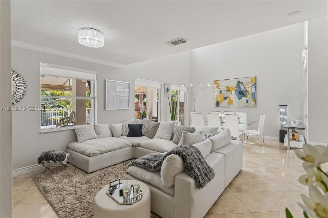 For Sale: $930,000 (3 beds, 3 baths, 2208 Square Feet)