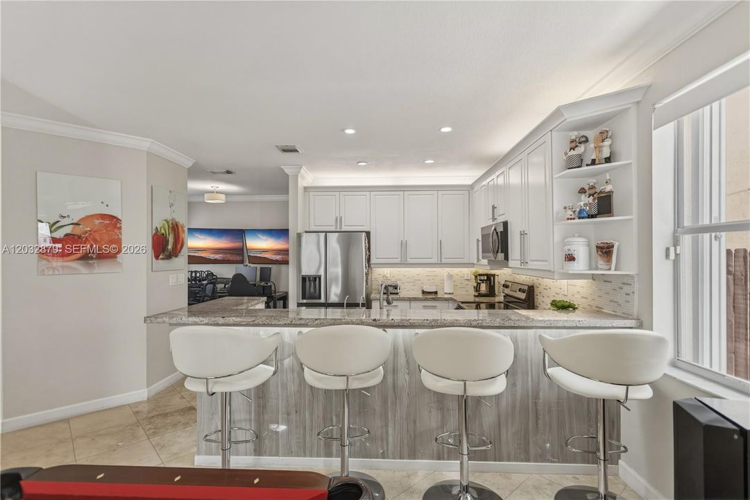 For Sale: $930,000 (3 beds, 3 baths, 2208 Square Feet)