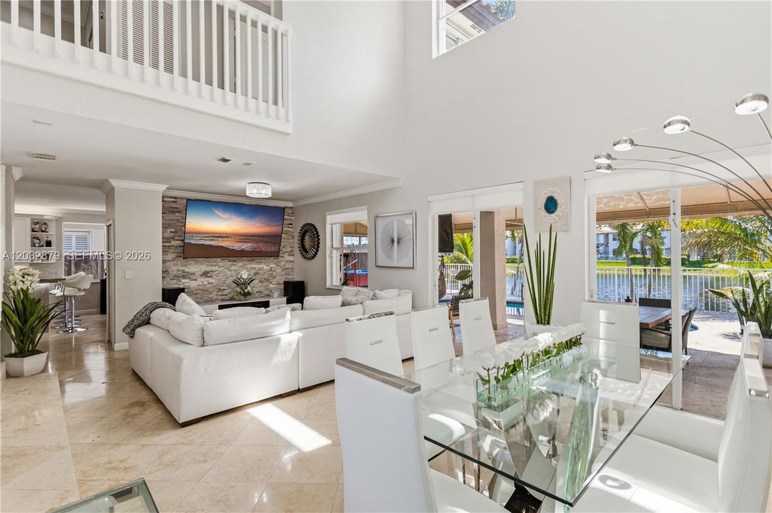 For Sale: $930,000 (3 beds, 3 baths, 2208 Square Feet)