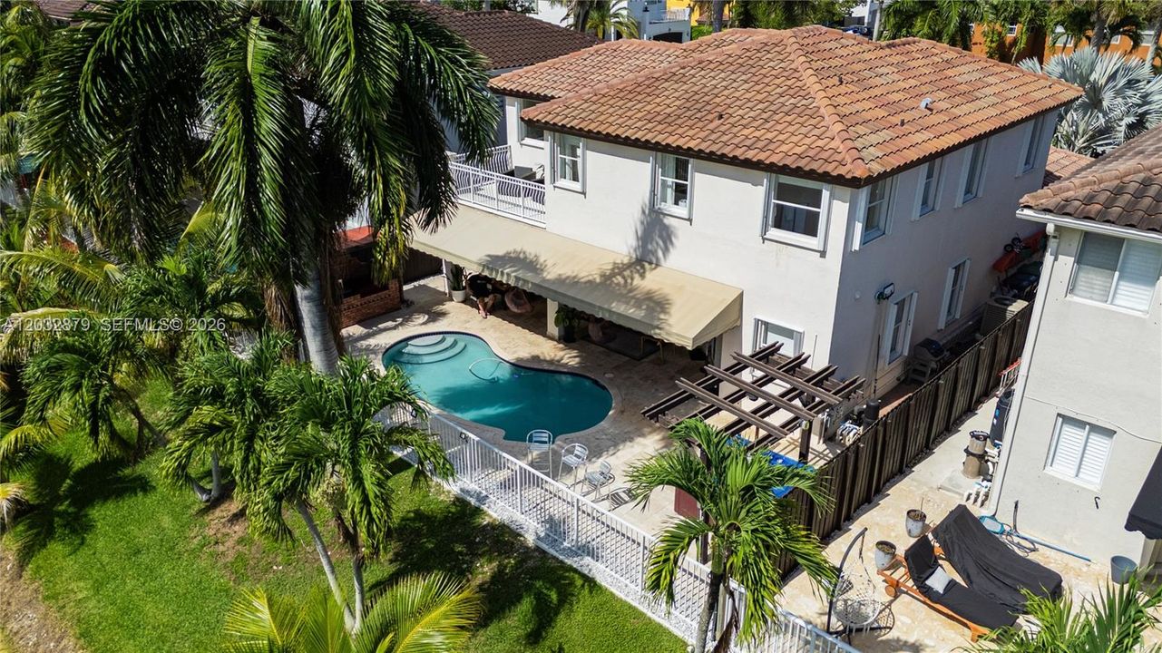 For Sale: $930,000 (3 beds, 3 baths, 2208 Square Feet)