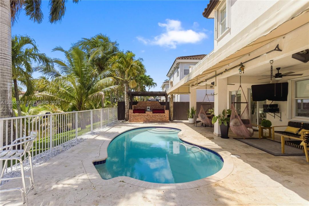 For Sale: $930,000 (3 beds, 3 baths, 2208 Square Feet)