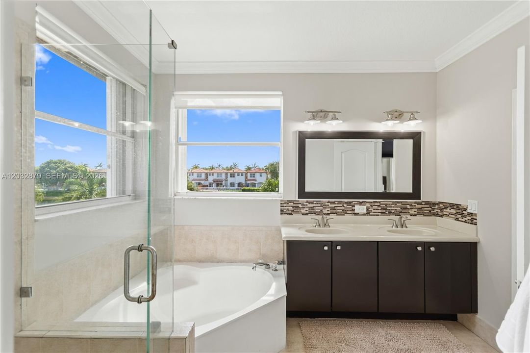 For Sale: $930,000 (3 beds, 3 baths, 2208 Square Feet)