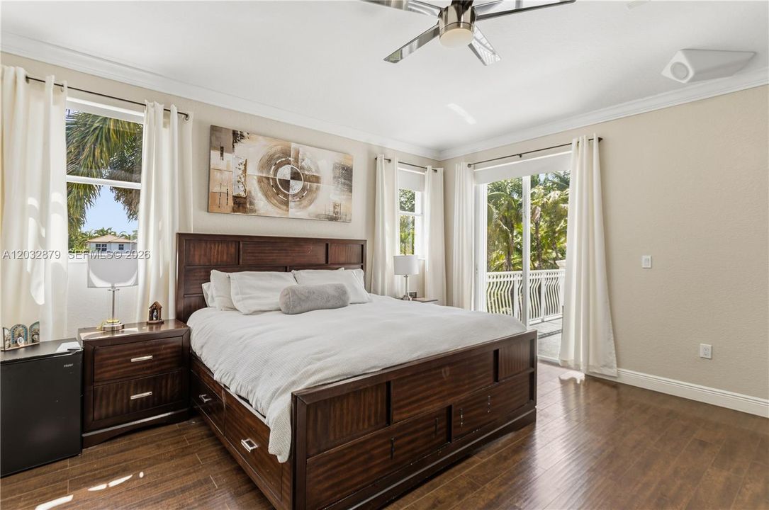 For Sale: $930,000 (3 beds, 3 baths, 2208 Square Feet)