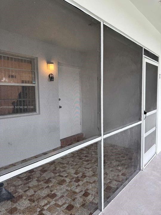 For Rent: $1,800 (1 beds, 1 baths, 683 Square Feet)