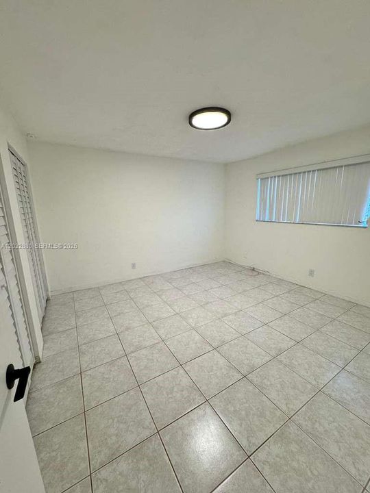 For Rent: $1,800 (1 beds, 1 baths, 683 Square Feet)